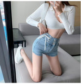 Sexy Denim-Shorts mit hoher Taille und seitlicher Spitze